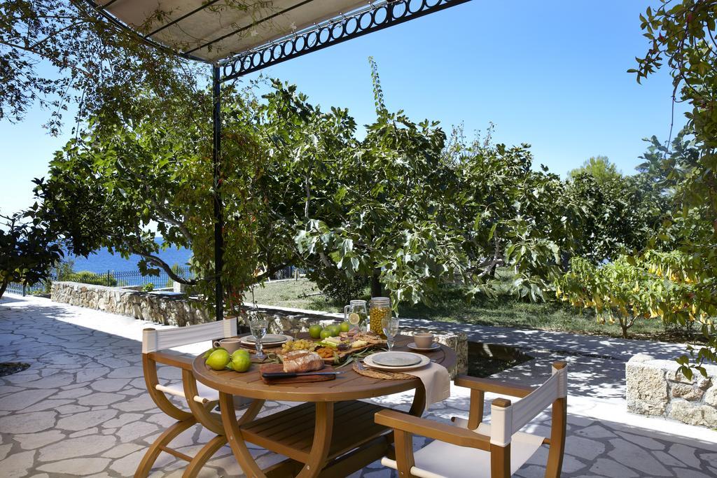Avra Private Suites Ласси Экстерьер фото