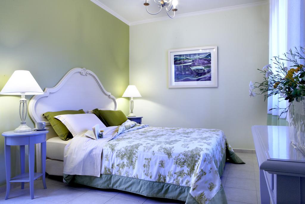 Avra Private Suites Ласси Экстерьер фото